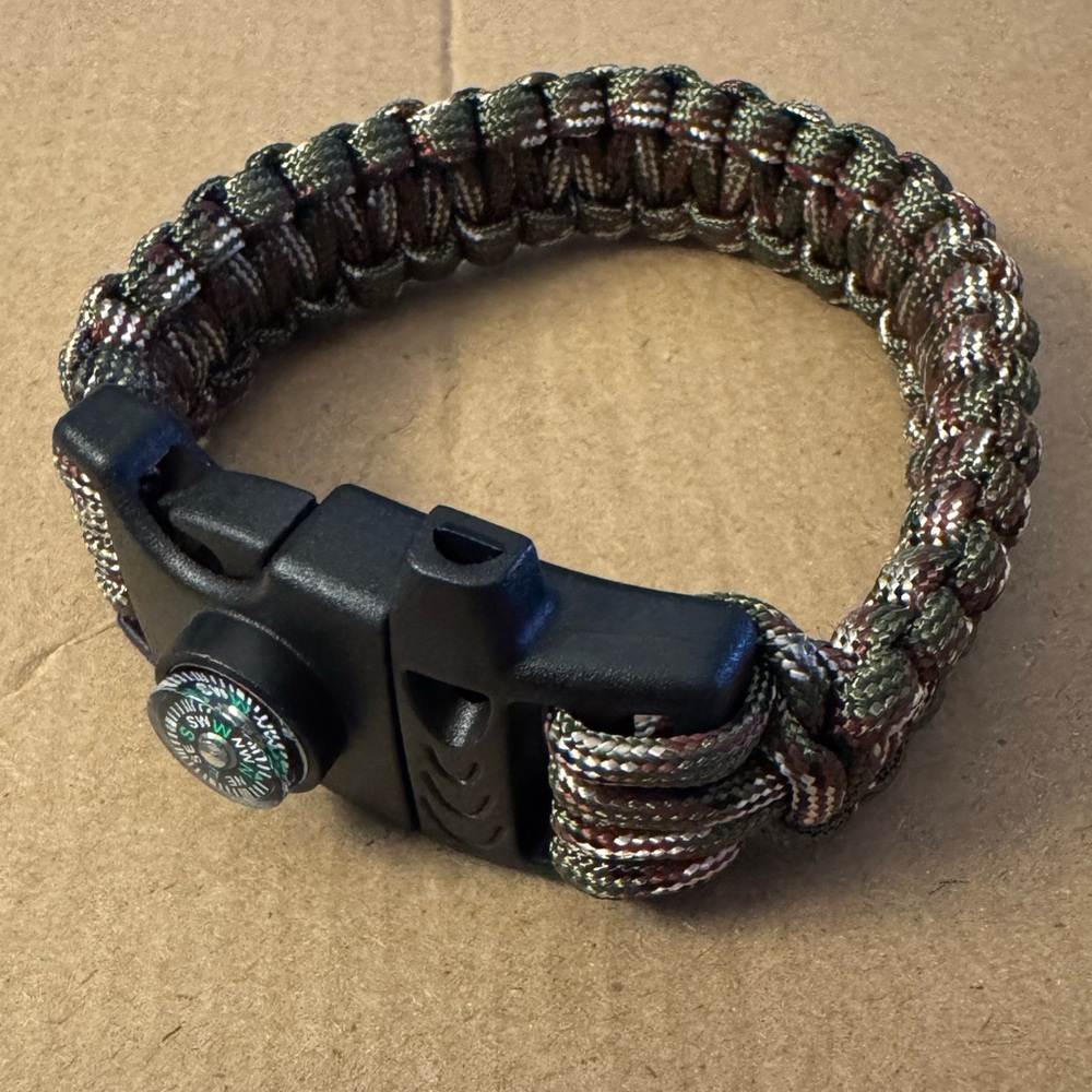New Emergency Survival Bracelet with Whistle and Compass, Camo